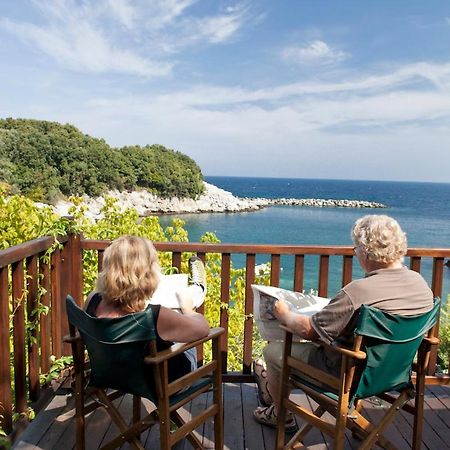 Victoria'S Guesthouse Дамухари Экстерьер фото
