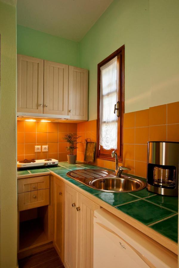 Victoria'S Guesthouse Дамухари Экстерьер фото