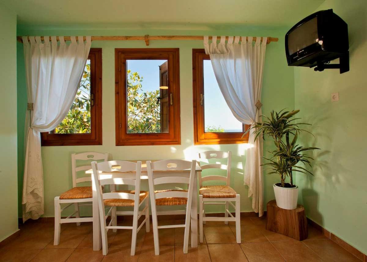 Victoria'S Guesthouse Дамухари Экстерьер фото