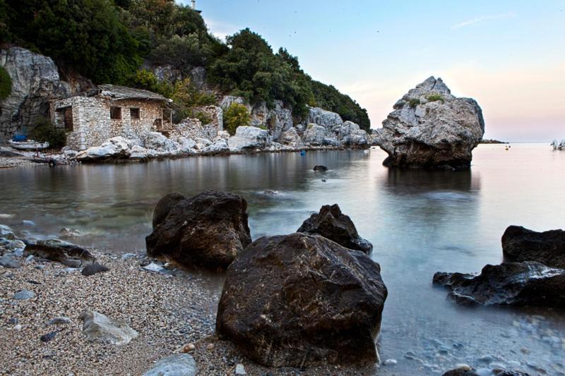 Victoria'S Guesthouse Дамухари Экстерьер фото