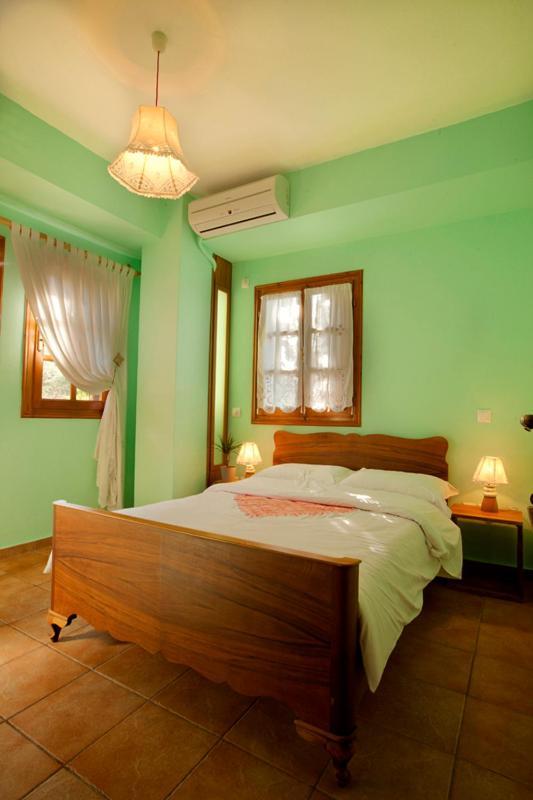 Victoria'S Guesthouse Дамухари Экстерьер фото