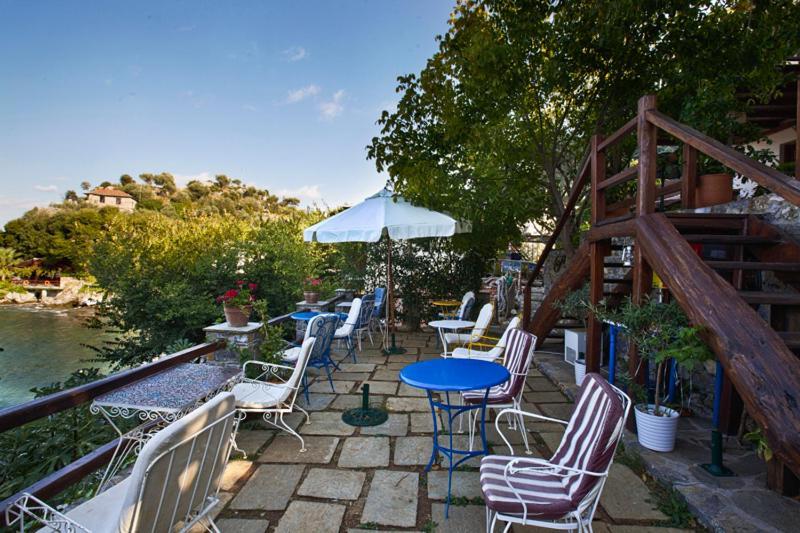 Victoria'S Guesthouse Дамухари Экстерьер фото