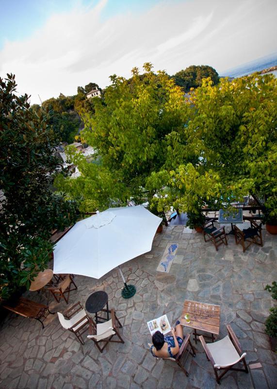Victoria'S Guesthouse Дамухари Экстерьер фото