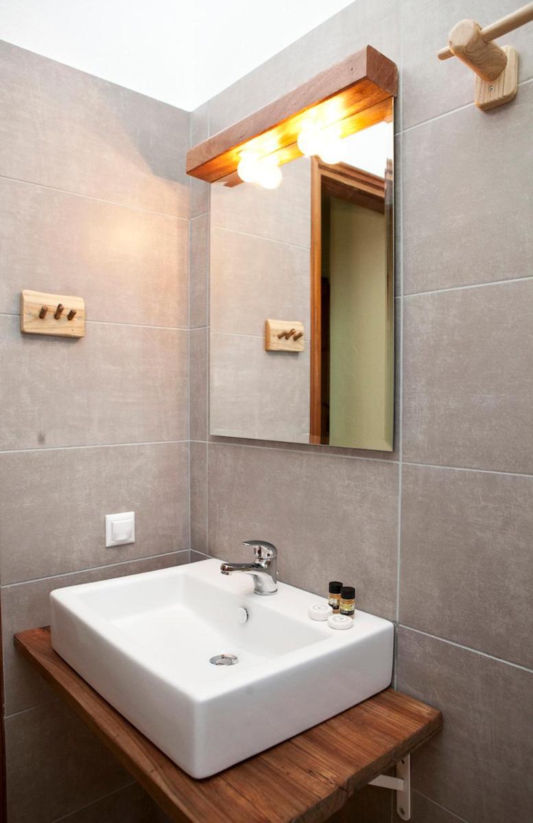 Victoria'S Guesthouse Дамухари Экстерьер фото